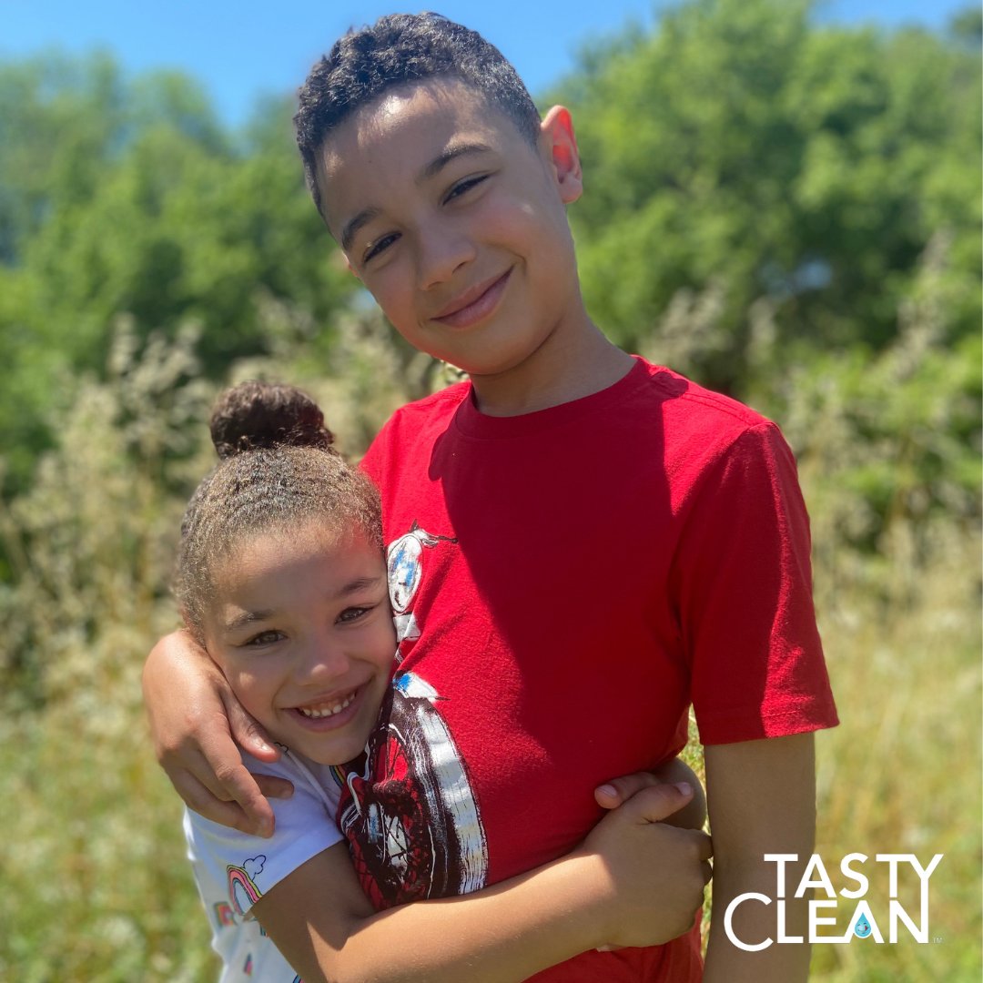 Tastyclean's tweet photo. Siblings *SWOON* #HappyNationalSiblingsDay! Although we may not always get along, the love is real. Call your siblings today, just because! π
#TastyClean https://t.co/s2fMIZyQuZ