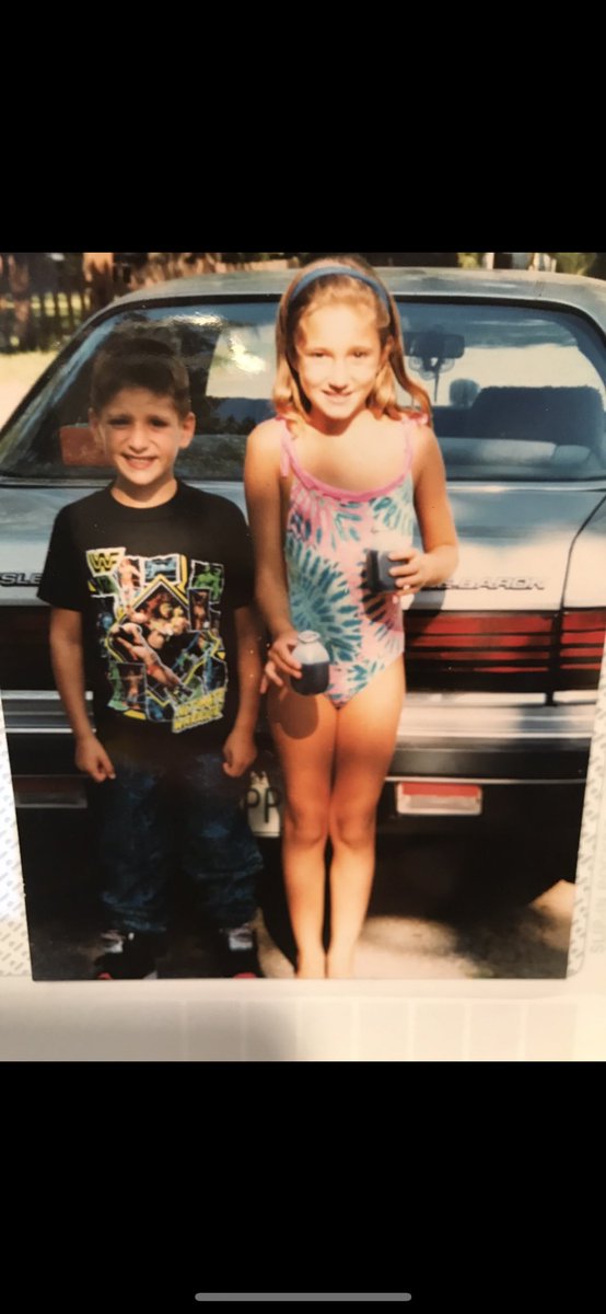 camcrystal's tweet photo. National Siblings Day! (( the real MVP)) https://t.co/VxhVop73CI