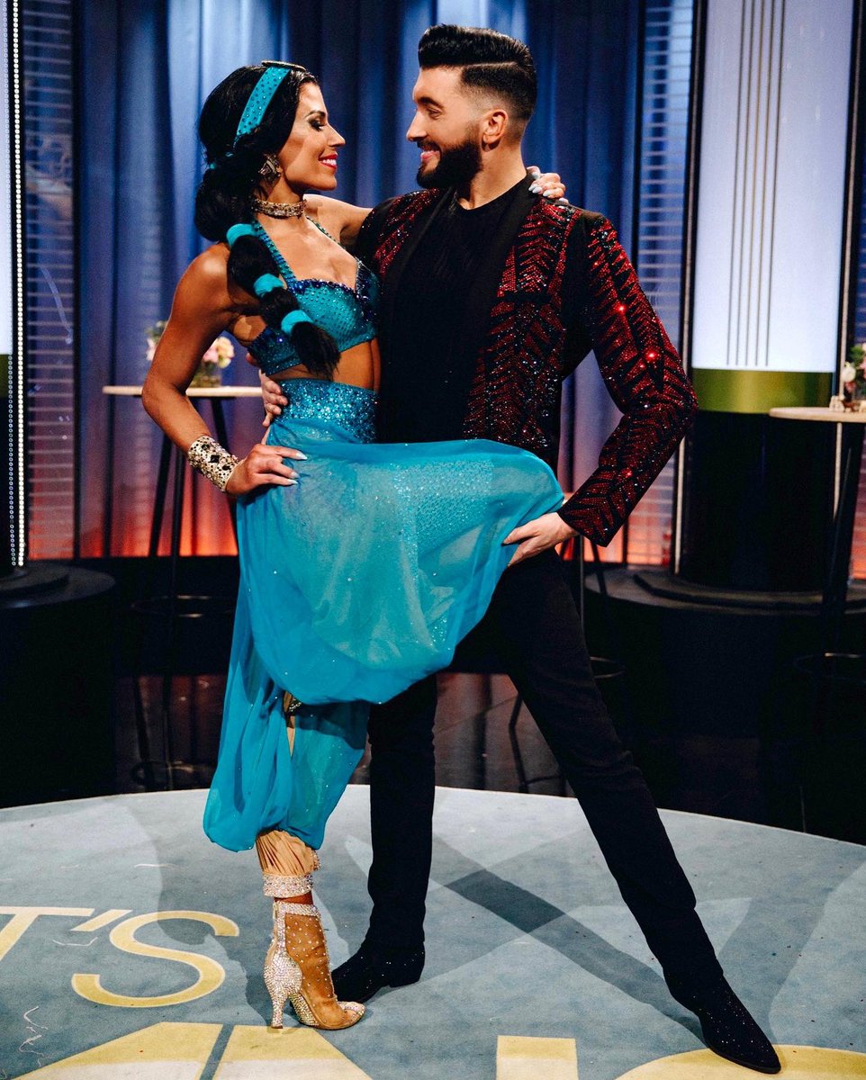 Aaron Brown (@AaronBrown_UK) on Twitter photo 2022-04-10 17:10:07 IT’S DISNEY WEEK ON @TV4LetsDance ✨ Back in Agrabah with my princess @JasmineTakacs 🧞♂️ @disneyaladdin @Disney #aaronandjasmine #aaronandjasminedance #aladdin #princessjasmine #disney #disneyweek #dwts #letsdancese #strictlycomedancing IT’S DISNEY WEEK ON @TV4LetsDance ✨ Back in Agrabah with my princess @JasmineTakacs 🧞♂️ @disneyaladdin @Disney #aaronandjasmine #aaronandjasminedance #aladdin #princessjasmine #disney #disneyweek #dwts #letsdancese #strictlycomedancing