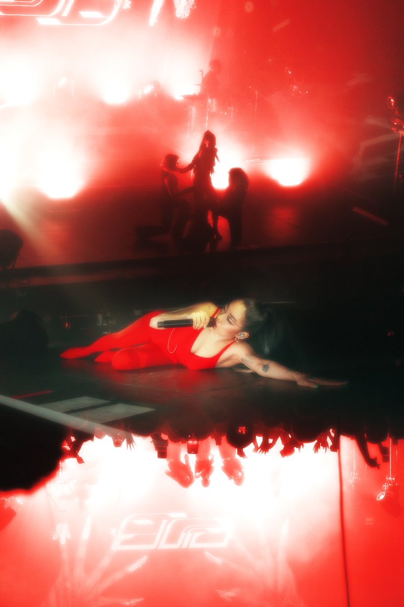 onestowatch's tweet image. getting to see @rinasawayama live is a ✨spiritual experience ✨

📸: @SarahOhta