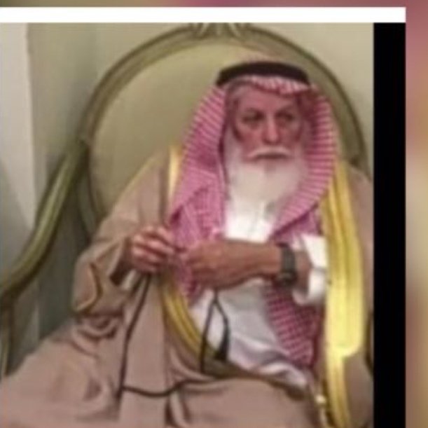 AL_oma1393i's tweet photo. طاريك في قلبي وطيفك بعيني
متوزع ٍ ما بين طيفك وطاريك
طيفك بوقت النوم لازم يجيني
  ما باقي الا تلمس ايديني ايديك
ما كِن شيٍ مات بينك وبيني
في كل صبح ٍ داعي الشوق يدعيك
حزني عليك أكبر من ادموع عيني
هذا السبب لا قلت لي ليش ما ابكيك؟!! https://t.co/gcRI1Es7qE
