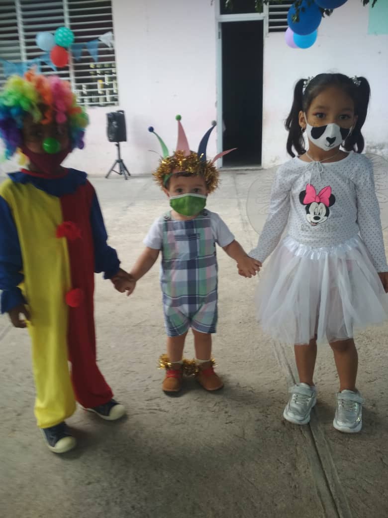 AmiguitosSa's tweet photo. Muchas felicidades a nuestros niños, familias y trabajadores, en este 61 aniversarios de amor y victorias!!!
#ALaPrimeraInfanciaPonleCorazon
#LaPrimeraInfanciaImporta
#VamosPorMas
#VamosConTodo
@Sureysifrometa
@Raúlsamón
@FundichelyRosa 
#DmeSantiagodeCuba
#DPESANTIAGO https://t.co/Ma8eCqdw3W