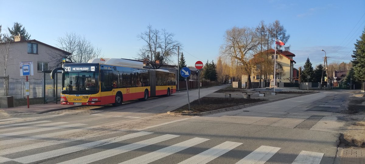 WarsawRobDriver's tweet image. Dziś debiut na linii 2️⃣1️⃣0️⃣, a po więcej zapraszam do relacji na Facebooku i Insta... Dobrego dnia Wam #warsawbusdriver #StandUpForUkraine