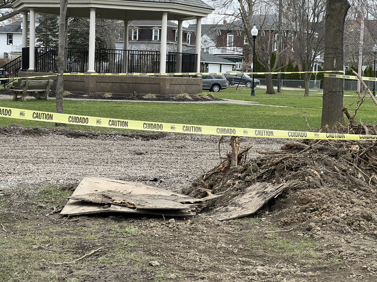 JennaKoch716's tweet photo. Coming soon, a brand new bocce court in the City of Tonawanda! #COT #ClintonPark https://t.co/j3H3apjWii