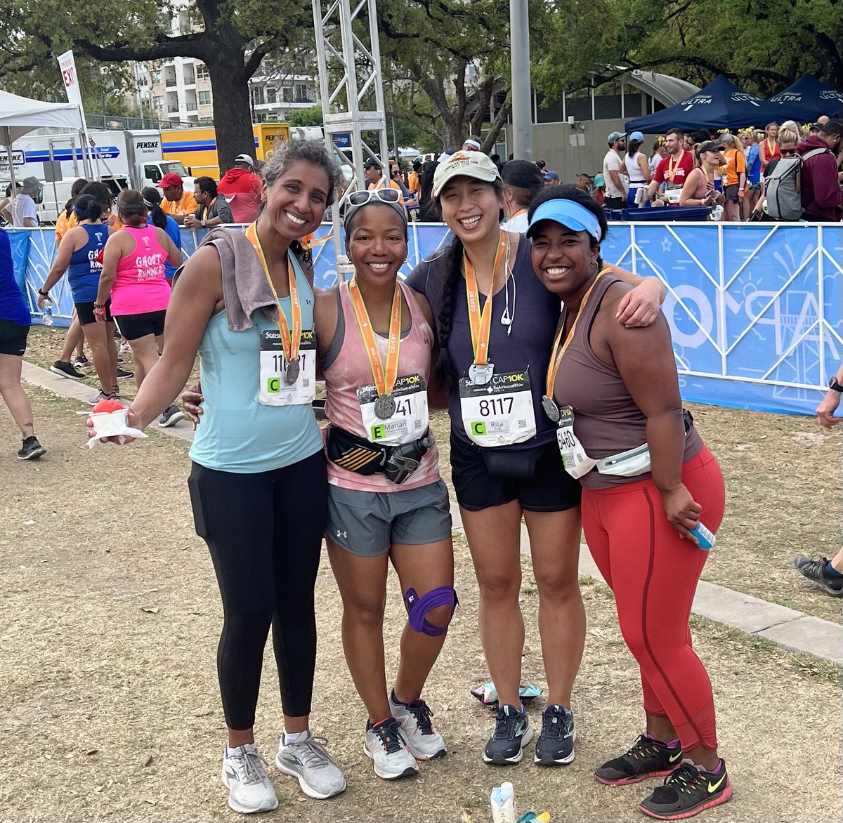 First ever #cap10k 
Bonus to celebrate after with my <a href="/DellMedSchool/">Dell Medical School</a> Women’s Health colleagues! Special thanks to my training buddy <a href="/ritadotcom/">Rita</a>