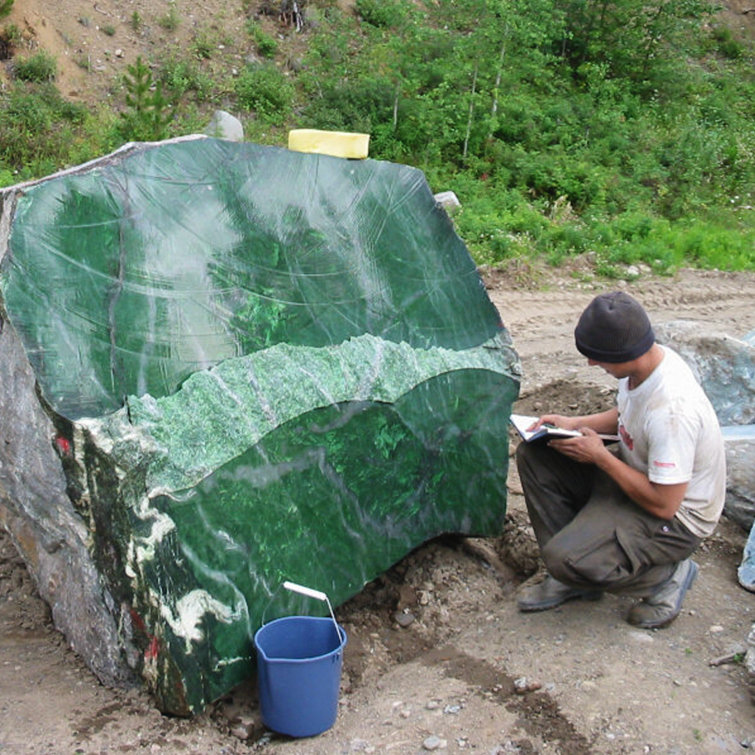 GIAnews's tweet photo. Did you know that Canada is a significant source of nephrite jade? The 18-ton Polar Pride boulder (seen here) was discovered at the Polar mine and called “the find of the millennium." Learn more: https://t.co/YfiGcQKHSB Courtesy: Jade West Group https://t.co/B4VO8yEyXK