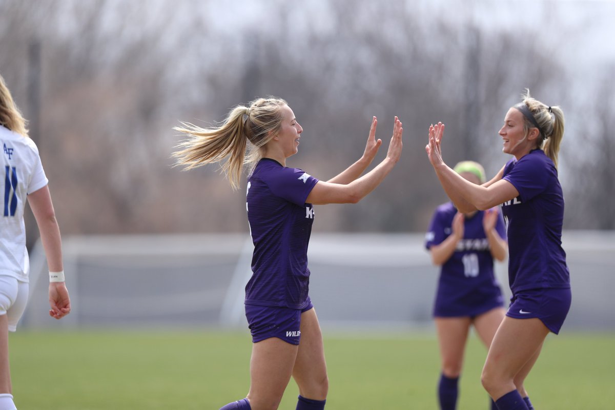 KStateSOC's tweet photo. 'Cats on the board!

@caylee_thill finds the back of the net off the rebound!

#KStateSOC 1, Air Force 0 https://t.co/MQEO3xR24m