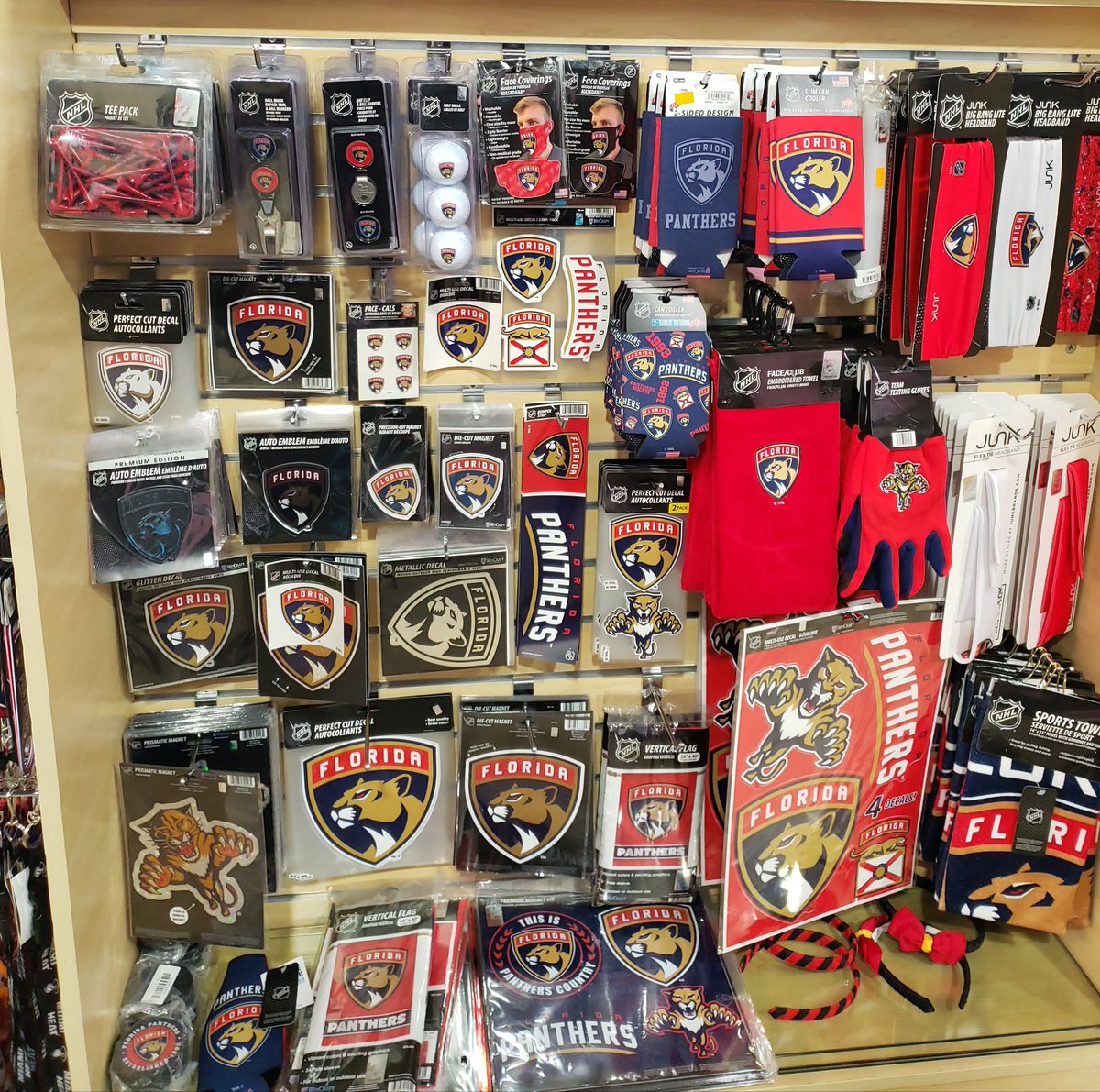 TamekaburkeH's tweet photo. Good afternoon 🐈 Fans!!!! How about our @FlaPanthers Seven Straight Winssss! 👏🏾🐾👏🏾.. Are you geared up... #NHL #TimeToHunt #FLALIVE🥅🌴 #Hockey954🏒 @Canes_Wear has you covered from Hats, Jerseys, baby apparel, accessories etc...come on by!! #LETSGOPANTHERS https://t.co/NLnVlCa2RP
