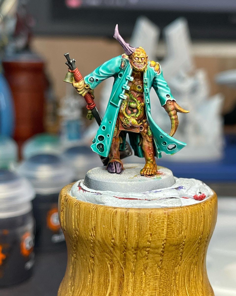 Nelinde's tweet photo. Had fun with the fantastic @Alchemistmodels learning how to use @WarComTeam #contrastpaints ๐
Happy with how this #poxwalker came out ๐
Painted in 3hrs! ๐
#Warhammer #WarhammerCommunity #warhammer40k #paintingwarhammer #citadel #citadelpaints #nurgle #tabletop #art #painting https://t.co/OGp0AC5gUg