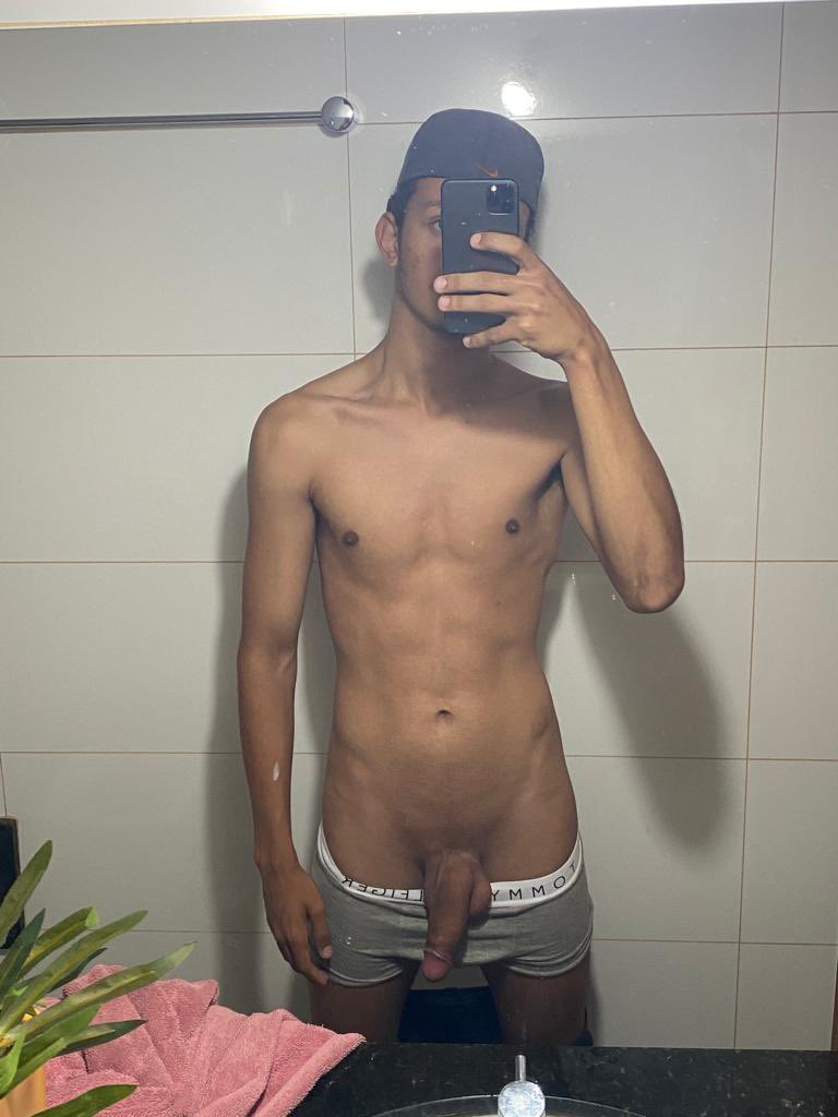 vitinhosurfista's tweet photo. Boa tarde putos, VOLTEI 🔥😈 https://t.co/60lJ4UX257