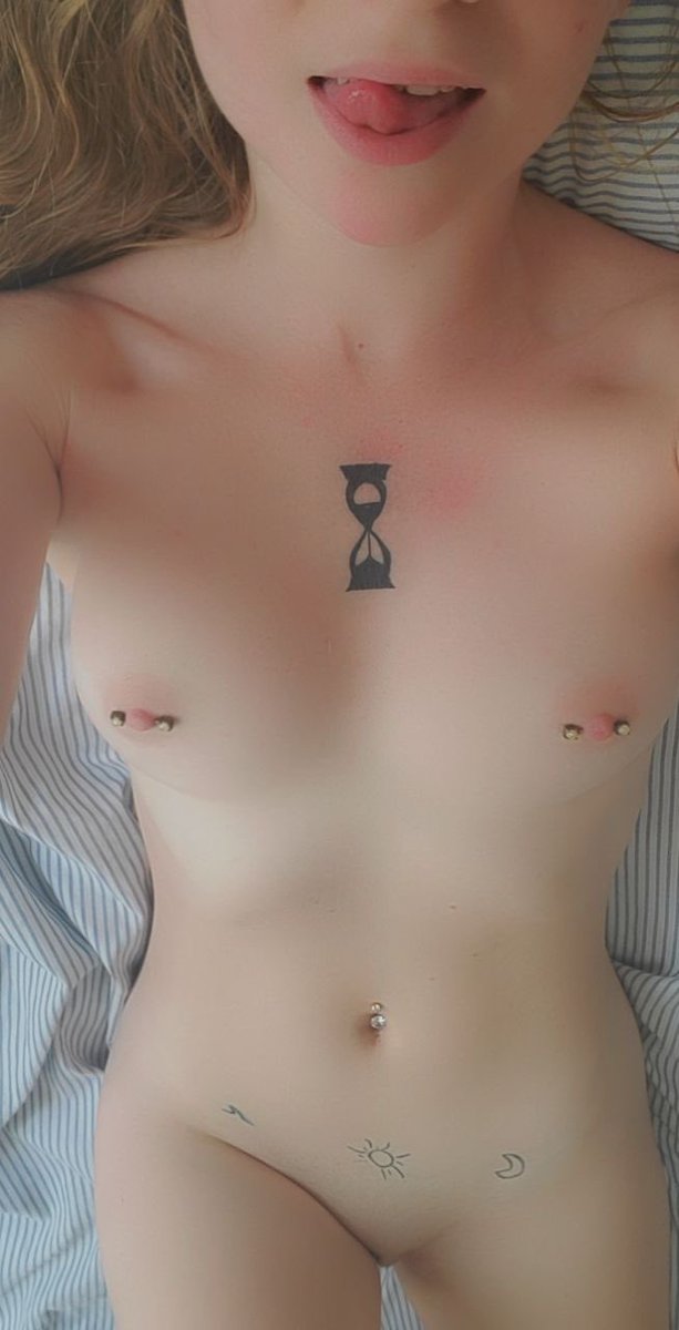 Kittycait420's tweet photo. Woke with money on my mind. Like if you would spend money on me daddy😘✨✨✨ #money #cashappme #nudes #AdultBlogger #OF #onlyfansgirl #body #petiteslut #snowbunnyqueen #boobs #adultphotography #sugardaddyneededasap https://t.co/Gm9IApM5dr