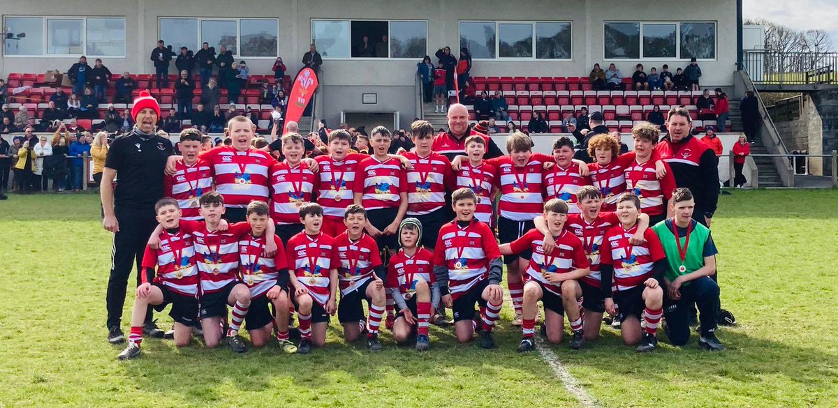 s_under12's tweet photo. Dim ennill oedd i fod heddi, 🥈
Ond am gêm a hanner 💪🏻

Congratulations to @CQuinsMandJ u12s for winning 🏆 👏 

But it’s a achievement in itself to reach the final of the cup . 
The boys made us proud 💪🏻

Thanks to the players, coaches and parents 💪🏻
@ClwbRygbiCNE @WRU_Scarlets https://t.co/Cr2Cp0s0Kl