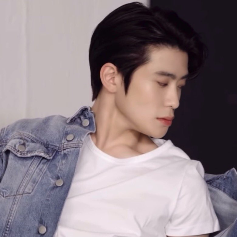 lloveUtoday's tweet image. 미쳤네