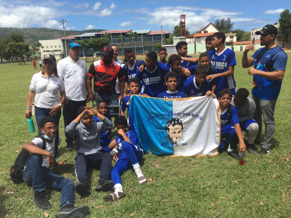 distrito06moca's tweet photo. El  Instituto Nacional de Educación Fisica (INEFI) y la Regional 06 de la Vega celebraron del 31 de marzo  al 8 de abril ,el torneo de fútbol 11 masculino, con la participación de la  Vega, Jarabacoa, Constanza,Gaspar Hernadez y Moca. @regional06lv @INEFIRD https://t.co/B7pRxdFkIe