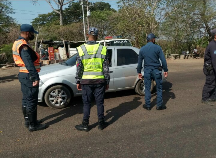 Guaricoseguro's tweet photo. #Hoy|| Con el fin de dar cumplimiento al Plan Nacional de optimización de los @cuadrantdpaz y así brindar seguridad y protección a la población en general, se realizó saturación de áreas mixta en el Mpio. Mellado.
#InicioDeLaSemanaMayor 
#CCP6 https://t.co/gt7tqBPOq5