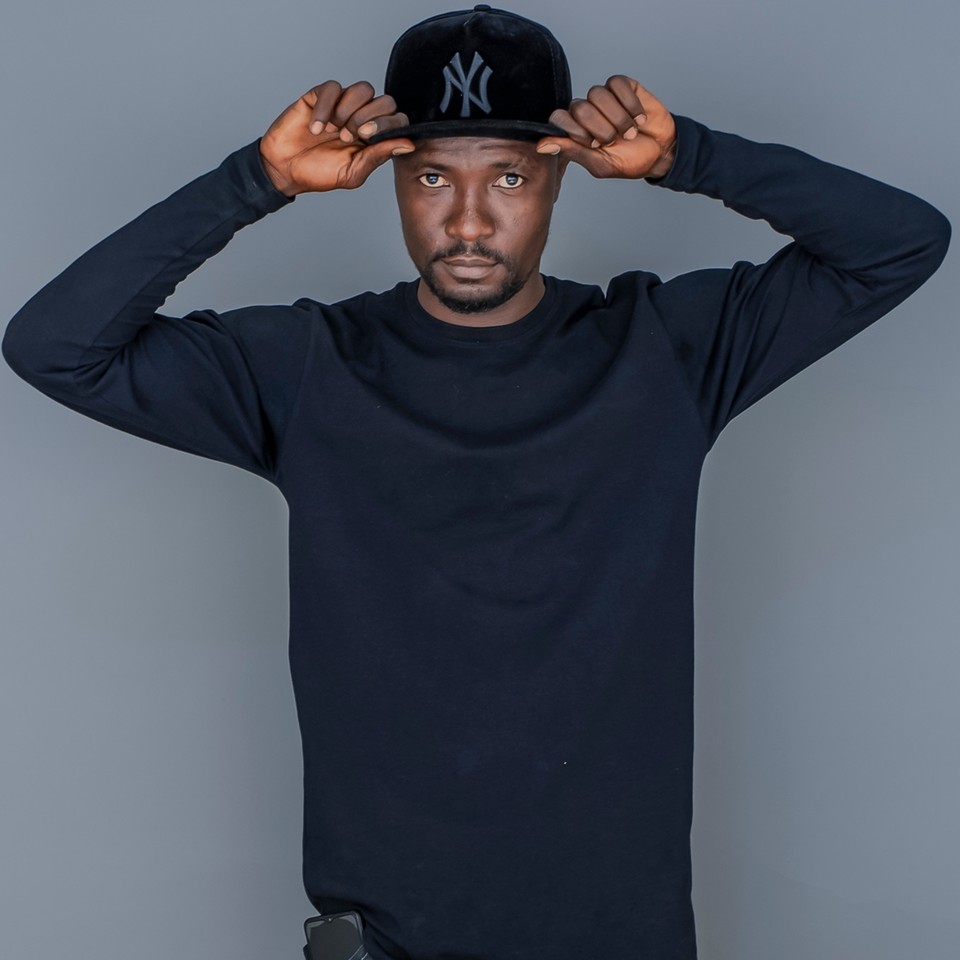 deelimitgh's tweet photo. I have this media fire link for a direct download of my new song #deelimit #hustlersanthem #beetownconnect 

https://t.co/iA9ILu1qSz https://t.co/DyfnY70DAc