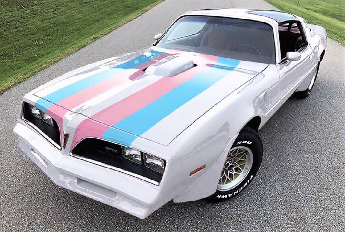 AgonyNacho's tweet photo. Can freely admit this made me giggle like a kid in their first sex ed class for a solid minute when I saw this. #transtransam just needs @xoSonique at the wheel https://t.co/OIen7OB4Um