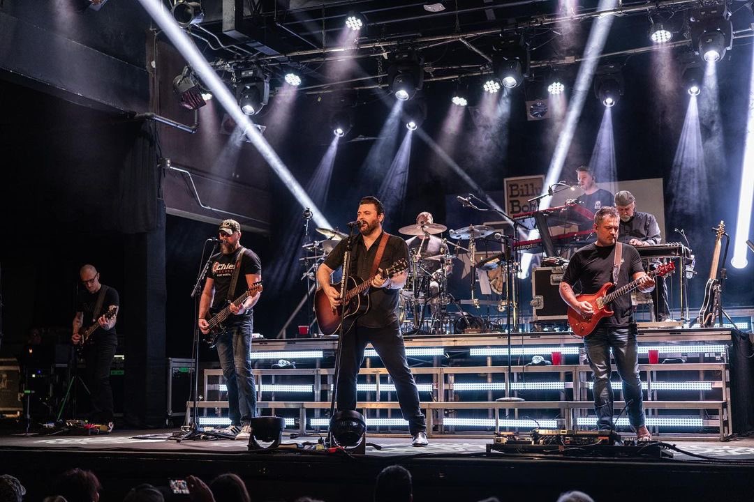 SOLD OUT TEXAS!!! And even had a special guest hang at the show <a href="/randytravis/">Randy Travis</a> #famousfriends <a href="/BillyBobsTexas/">Billy Bob's Texas</a>