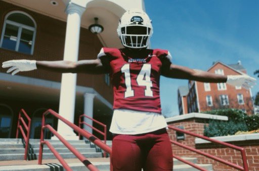 KhariRennie's tweet photo. 1st &amp; Foremost All Glory God!🙏🏿   
After a great visit and conversation with @coach_McCleary  &amp; @CoachRaw_  
I am highly blessed, honored and grateful to receive my first official offer from Morehouse! @MorehouseFB  @JonesHSFootball #TheHouse #TheJonesHS #GODISGREAT https://t.co/GnbSveg1Tt