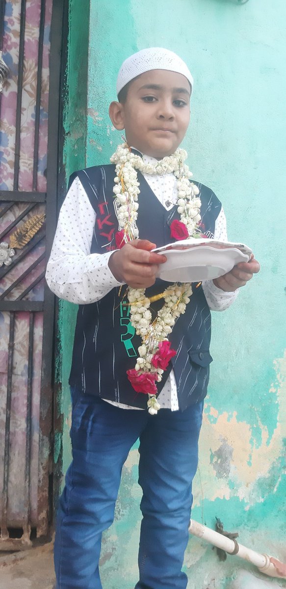 BiloliSajid's tweet photo. Sultan Sajid Qureshi Roza Rakhai Hui Hai 🌹🌹🌹👌 https://t.co/nkEdY2xq7n
