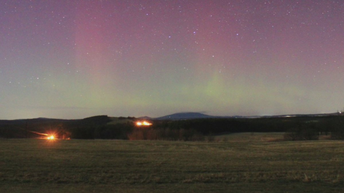 Northern Lights Visible From Massachusetts boston.cbslocal.com/2022/04/10/aur…