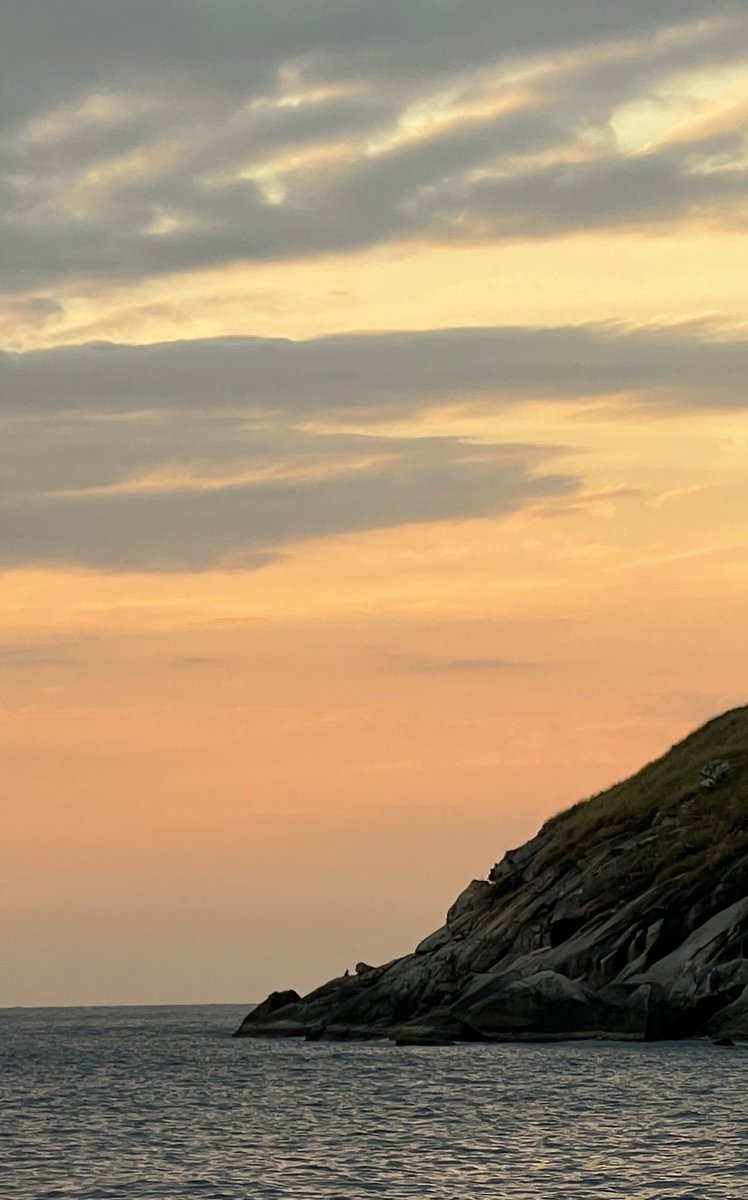 merrysunkissd's tweet image. maybe we need a break 
🥧 𓐄