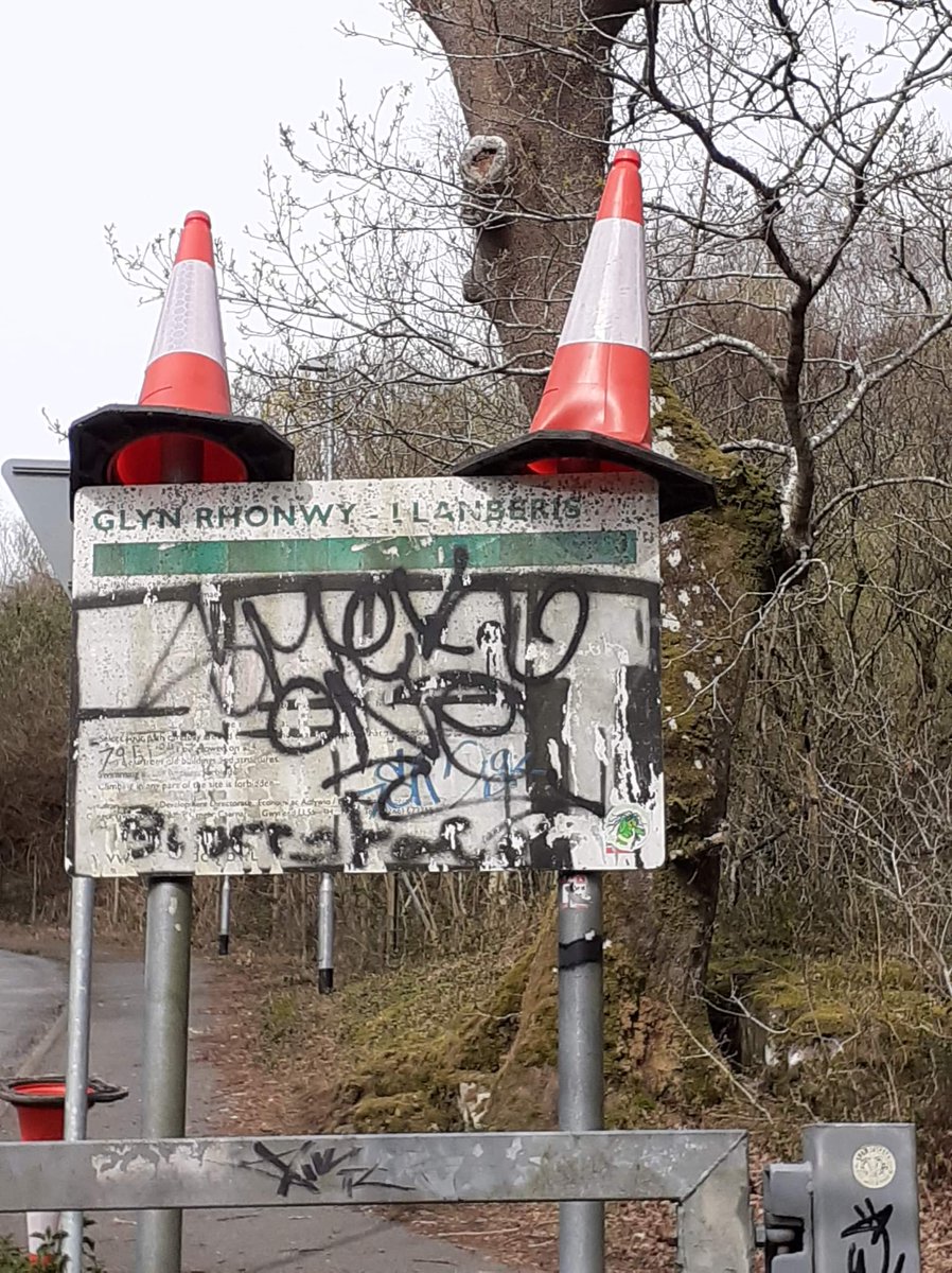 Why?!  Our volunteers and local residents work tirelessly to keep Llanberis looking tidy and safe for residents and visitors alike.
Is this:
✅Boredom
✅Disrespect
✅Inability to see the damage caused
✅Definitely not a #Banksy

Please add your suggestions below
#Llanberis