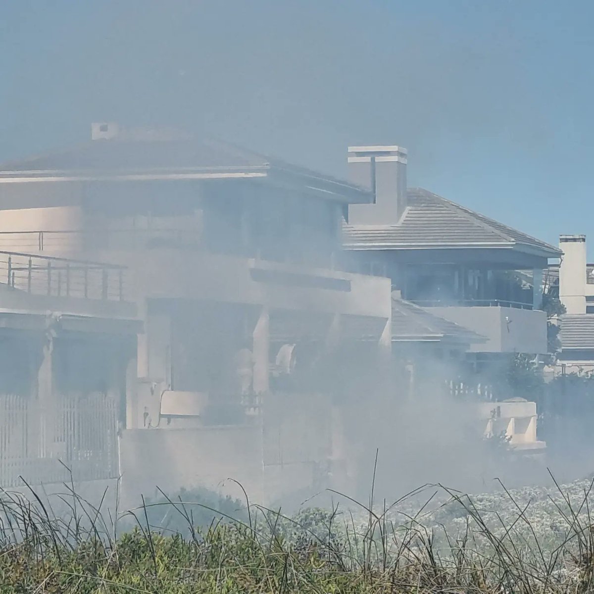 AnthonyBenadie's tweet photo. Excellent work @cityofct Exactly 6 minutes from the time I called to arrival in Sunset Beach. Thanks residents who contained the fire. #ctworks @geordinhl https://t.co/9FPZ0ZQKDB