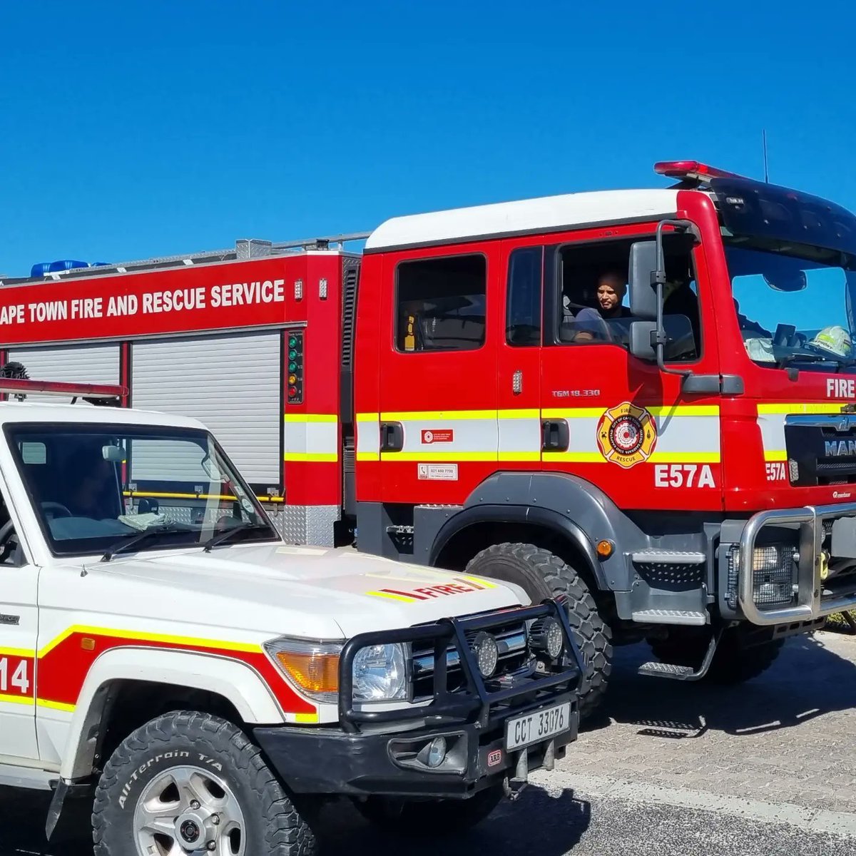 AnthonyBenadie's tweet photo. Excellent work @cityofct Exactly 6 minutes from the time I called to arrival in Sunset Beach. Thanks residents who contained the fire. #ctworks @geordinhl https://t.co/9FPZ0ZQKDB