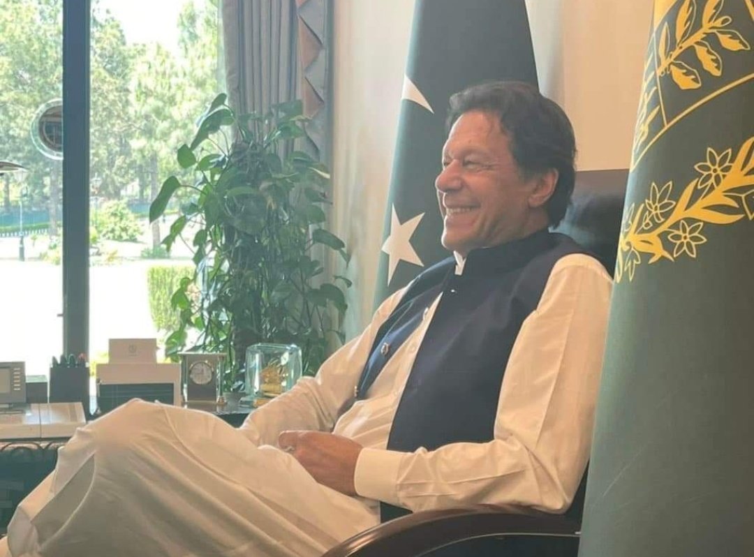 WasimChaudhry20's tweet photo. Took 12+ opposition parties to oust one man, people who used to fight among each other got together again one guy, that tells you alot about who was on the right path! IK ZINDABAD
#BehindYouSkipper #ImportedGovernmentRejected https://t.co/8o6rMobhl9