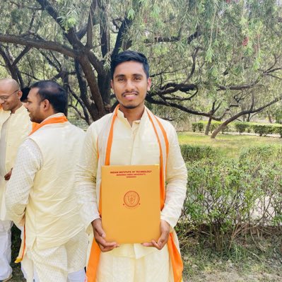 nathbapi9's tweet photo. #NewProfilePic Convocated @IITBHU_Varanasi https://t.co/VTkbU88IrE
