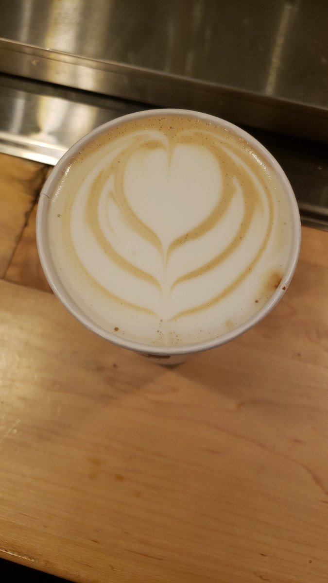 CannonJeffthe's tweet photo. Not bad for first pour of the day. #barista #openingshift #early #tired https://t.co/XwDAarkgZC