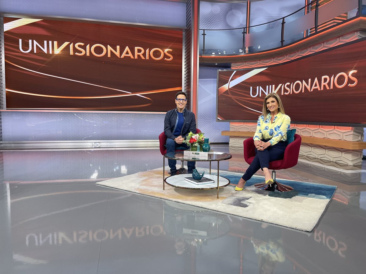 TereRodriguezTV's tweet photo. Feliz domingo! Ya lista para presentarles al nuevo #univisionario en @despiertamerica en domingo - acompáñenos a @Raultvgonzalez y a mi en solo minutos y conozcan a Don José Salas! @univisionarios @univision #LosAngeles #Hispanos #bancodecomida #visionario #Mexico #Miami https://t.co/xNjGw7N6S6