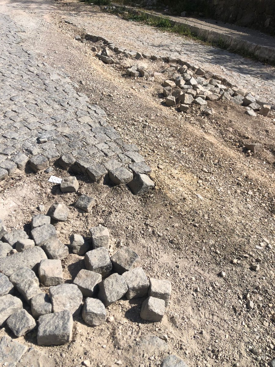 asuakdogan's tweet photo. 1,5 yıldır bir türlü yapılmayan Barışkent sitesinin yolları için sizi tebrik ediyorum.Çocuklarımız her gün bisikletten düşüyor:(
@dikilibelediye @izmirbld @tuncsoyer @herkesicinCHP @adilkirgoz @kilicdarogluk https://t.co/CzrGQaOqhv