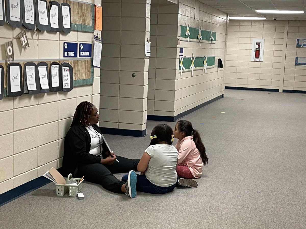 NBE_osio's tweet photo. Whatever it takes!🤩Supporting instruction in any way that connects you to your kids is key!
Thank you Mrs. Thomas for grouping a student from another class with one of yours &amp; for finding ways to support them where they needed the most🥰 ⁦@HumbleISD_NBE⁩ ⁦@NBE_osio⁩ https://t.co/v9U9TuoneA