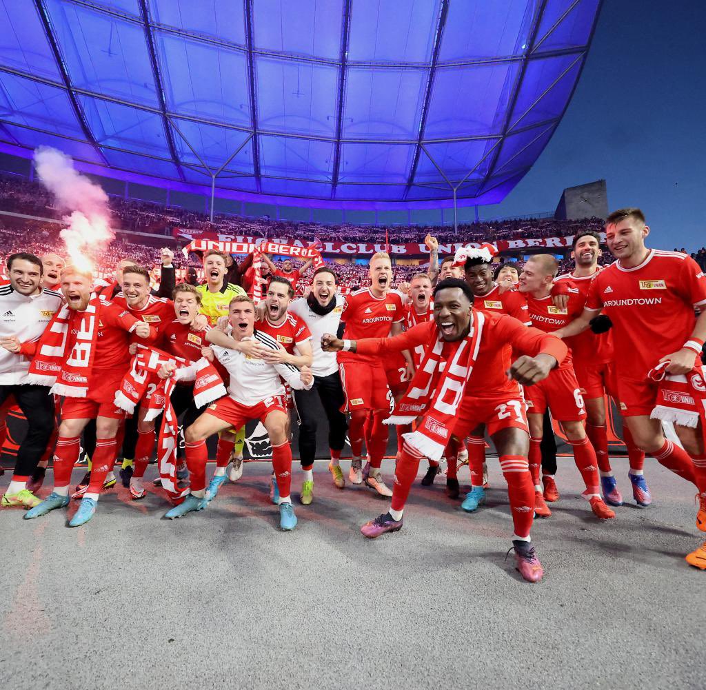 Berlin ist 🔴⚪️
#Stadtmeister  <a href="/fcunion/">1. FC Union Berlin</a>