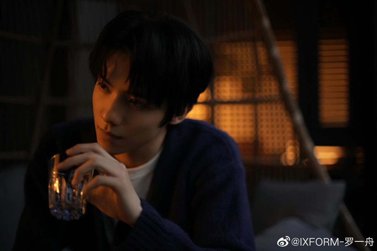 #หลัวอีโจว ⛵️#LuoYiZhou #罗一舟
2021                                           2022