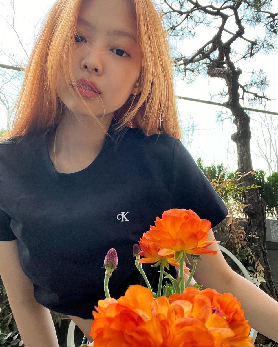 BLlNKNATION's tweet photo. omg jennie kim!!! cb soon? ioqwhsqoi #BLACKPINK #BLACKPINKCOMEBACK #JENNIE https://t.co/Q7cNb6LGSk