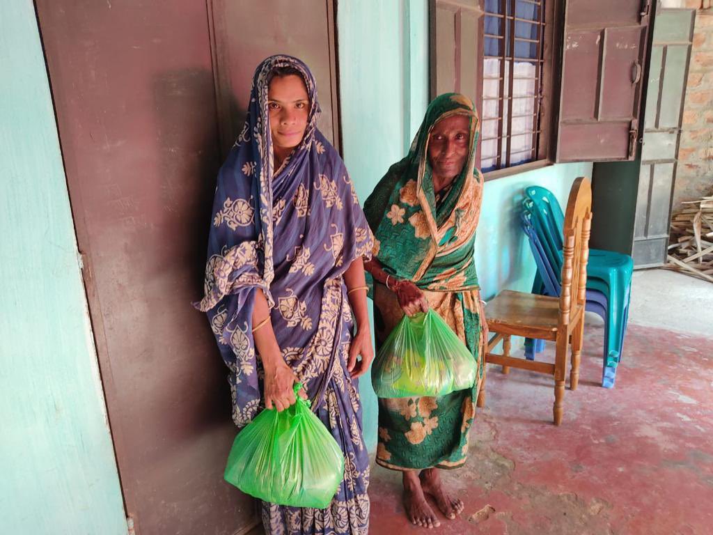 caring_humanity's tweet photo. Caring For Humanity has carried out a wonderful distribution of Iftar food including pilau rice, dates, water, etc. during the holy month of Ramadan 2022. We aim to help more people in our upcoming projects. https://t.co/pqtIYO3OVx