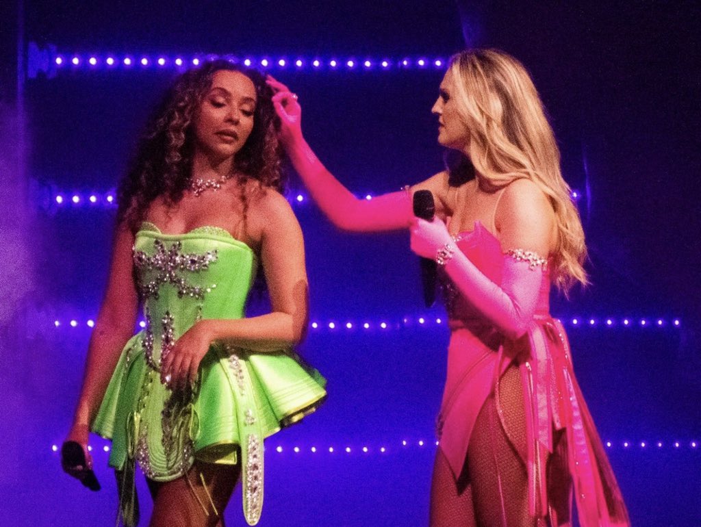 jerriecomfort's tweet photo. jerrie for the confetti tour (2022) https://t.co/ScHyW6YT2C