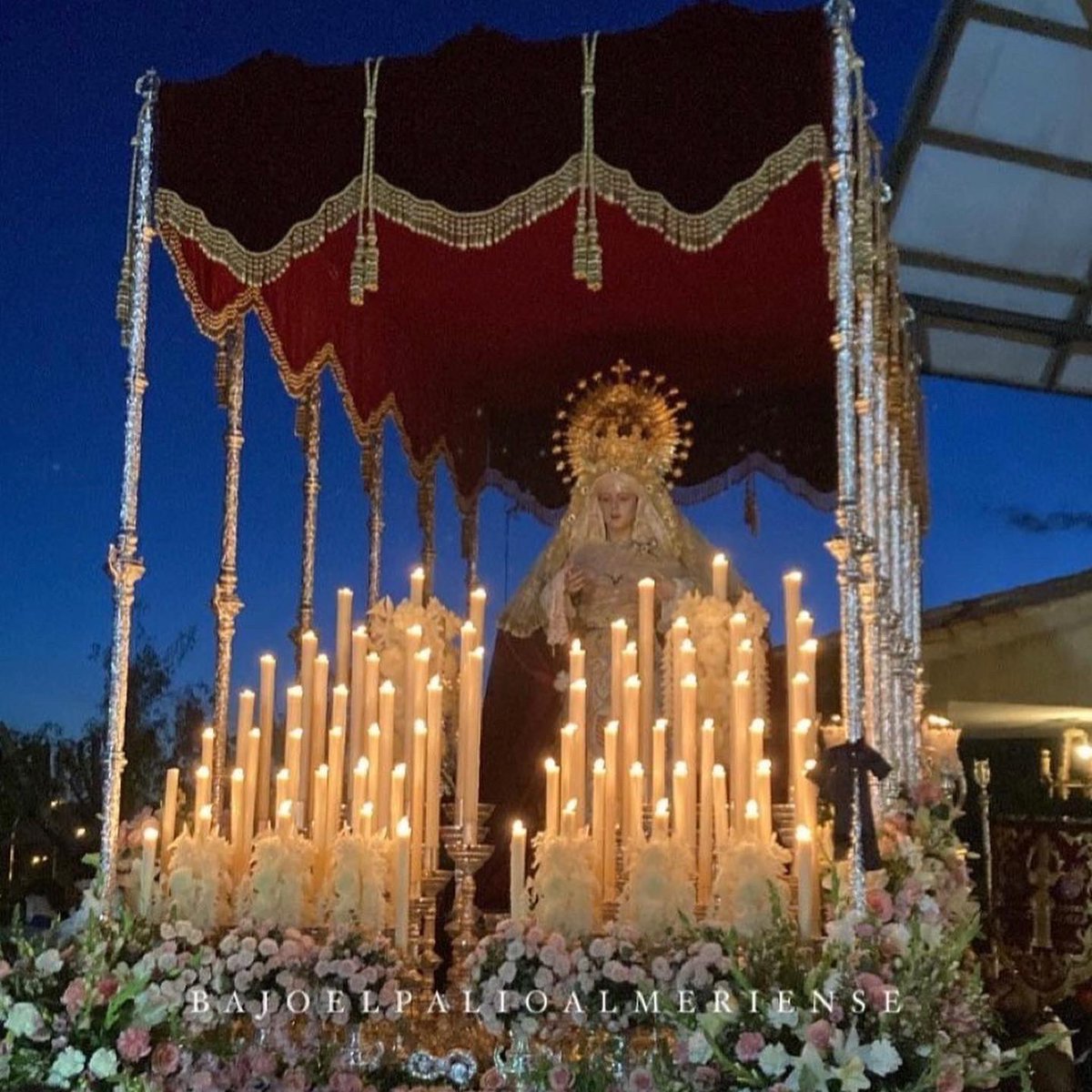 HdadUnidad's tweet photo. GRACIIIAS!!!  Lo vivido ayer fue increíble… 

Gracias a cada Nazareno, acólito, mantilla, costalero que nos acompañó ayer.

Gracias a nuestro barrio que un año más han llenado las calles al paso de PAZ y UNIDAD 

Un sábado de pasión para el recuerdo y la historia. https://t.co/9TUz0UARZR