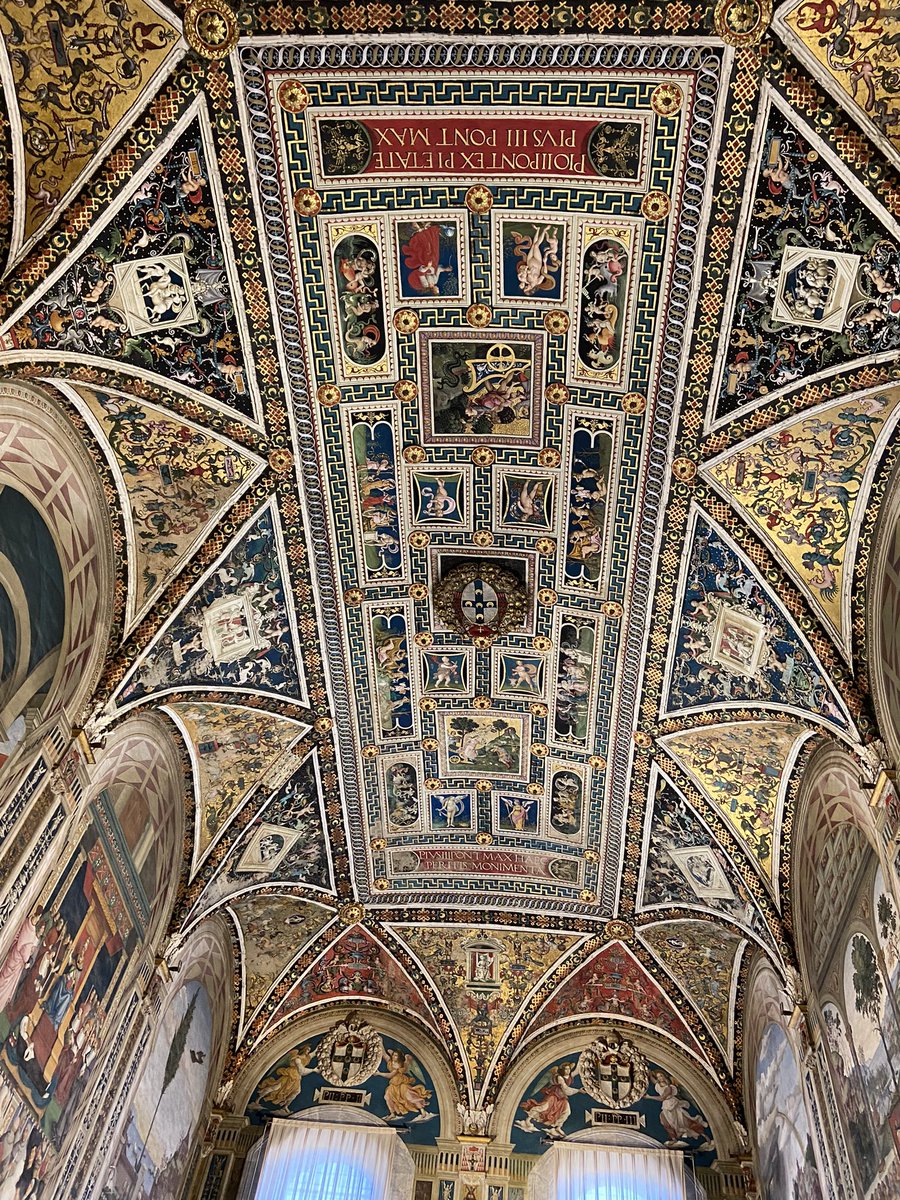 jeanpierrealex's tweet photo. #sienna 🇮🇹 Imagine the talent and hard-work of so many to build this splendour! And the most astonishing is that it was built centuries ago 🤩 #humangenius #talent #Tuscany https://t.co/rRURvwPXTB