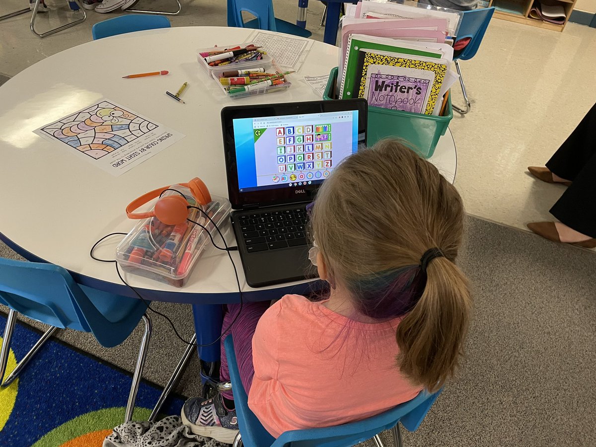 When stations are meaningful, well structured &amp; differentiated🤩 These kids @MrsMcLeer_NBE class are completely focused on their stations and they love it 💕🥰🤩😍 <a href="/NBE_osio/">Olga Osio, M. Ed.</a> <a href="/HumbleISD_NBE/">North Bend Elementary</a>