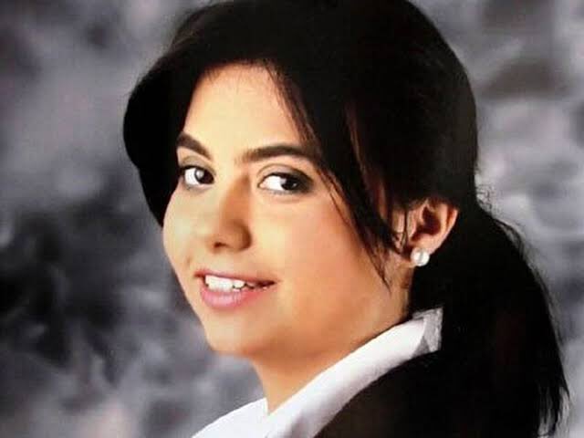 KadinCinayeti's tweet photo. Münevver Karabulut’un babası Süreyya Karabulut, fail Cem Garipoğlu’nun öldüğüne inanmadığını, mezarını açtırmayı talep edeceğini açıkladı.

Ailenin şüpheyle yaşamaması için gereken yapılsın. Öldürülen tüm kadınlar için adaleti sağlatacağız.
https://t.co/nF61pFIX2P https://t.co/NUA2K503ak