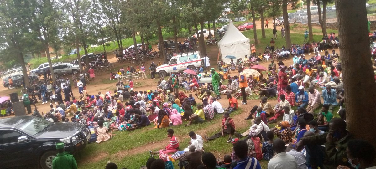 RutareRyvcp's tweet photo. Uyu munsi tariki 10/04/2022
Youth Volunteers y'umurenge wa Rutare/akarere ka Gicumbi twifatanyije n'ubuyobozi mugikorwa cyo kwibuka abazize genocide yakorewe abatutsi muri mata 1994 ku rwibutso rw'i Rutare https://t.co/5qZTMk6hhf