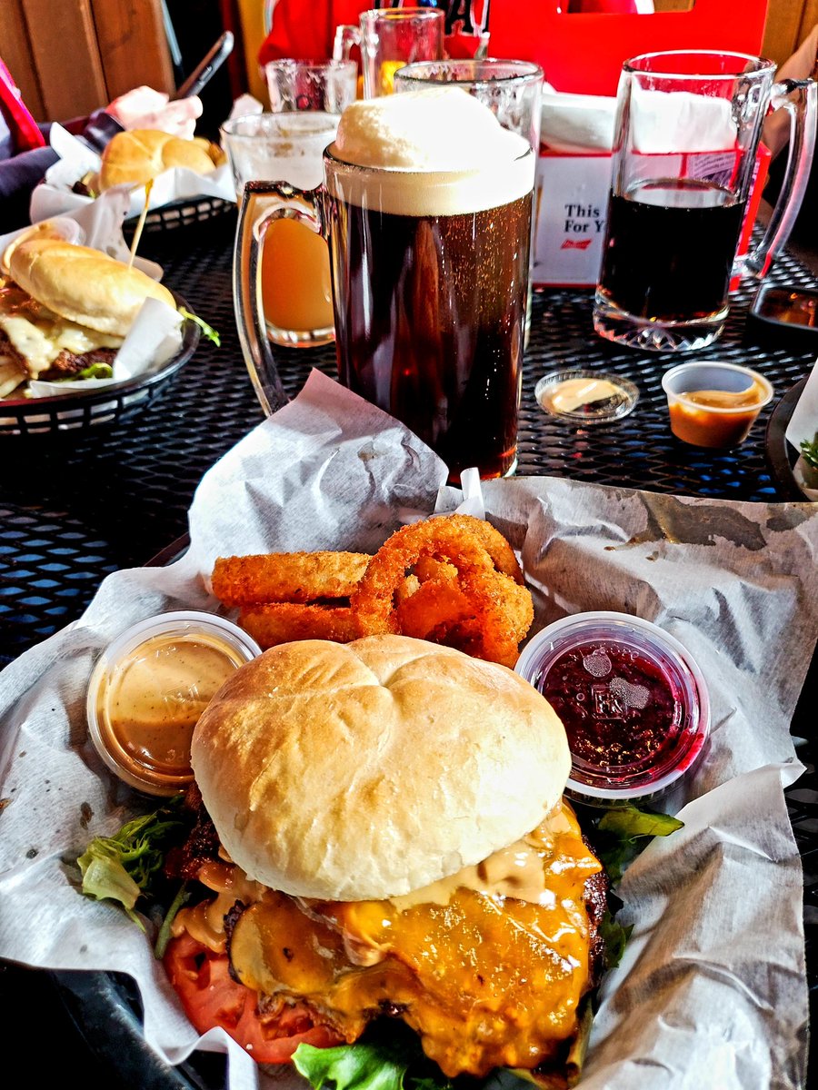 SoJoBmanUtefan's tweet photo. Nice little going away dinner & beers for @cruisincoug last night at #Lucky13! It was great seeing @sunlitgold1968 @SinnieShine @robr0013 and @SuzyQzer9 π€
The #NutButterBurger is π₯π₯π₯ & sooo dammmm good π― The locally brewed Red ale was awesome!!! Great to see Y'all
#GoUtes https://t.co/OGrJicjZT4