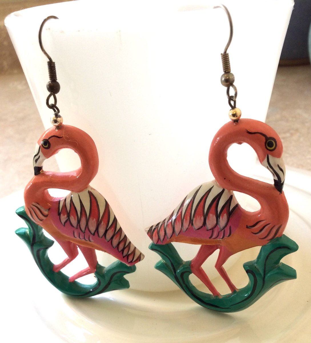 GothicGlass's tweet photo. Excited to share the latest addition to my #etsy #etsycanada #etsyjewelry shop: #Vintagejewelry #estatesale #PinkFlamingo #Woodenearrings #pinkFlamingoEarrings #PinkBirdEarrings #FlamingoJewelry #80sJewelry #CrowVanity #Canada #pink #easter #mothersday https://t.co/TEodWcufCq https://t.co/fR1qlFjFlu