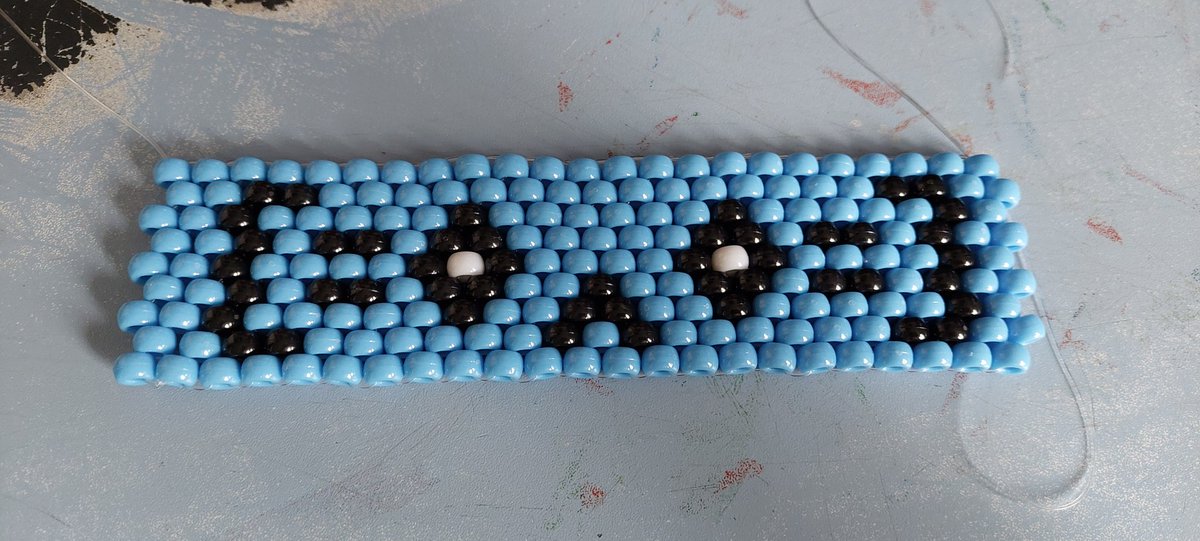 F3RALN4T's tweet photo. i was having a brainrot and made a potaro kandi cuff👁 do we like what we see https://t.co/8IWLe4ZyFk