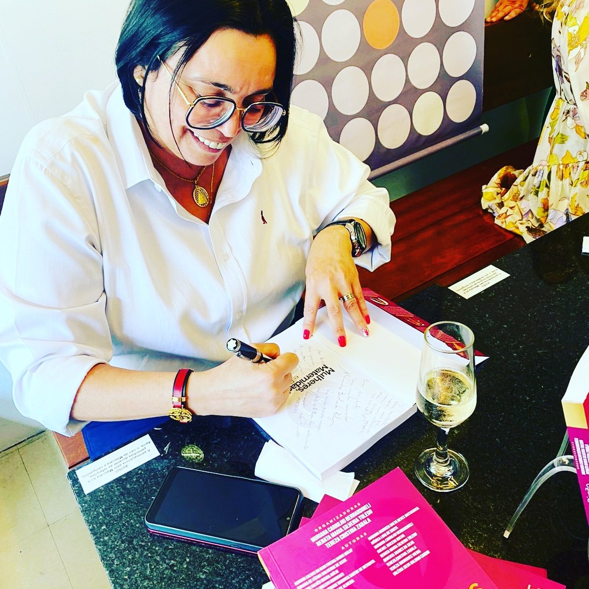 Professora Adriana Guilherme. tweet media