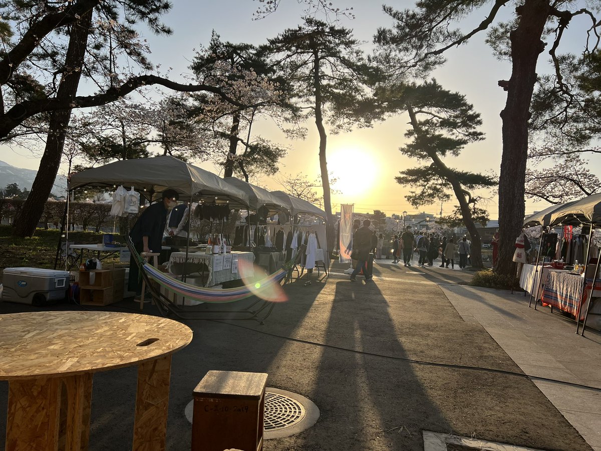 Yozakura_joetsu's tweet photo. Yozakura  Weekend Market 4日間終了しました！たくさんのご来場ありがとうございました！
観桜会は延長されたので引き続きお花見をお楽しみください🌸 https://t.co/v65U6Ve1S7